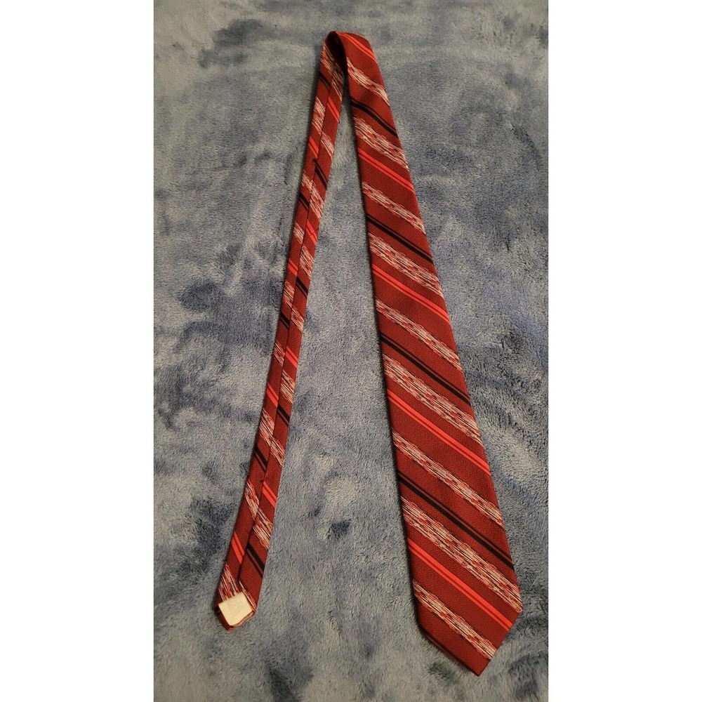 Vintage Don Loper‎ of California Necktie 100% Polyester Red Classic